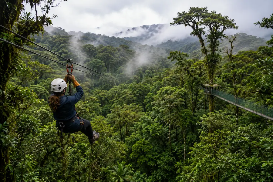 Tyroliennes dans la forêt de Monteverde au Costa Rica
